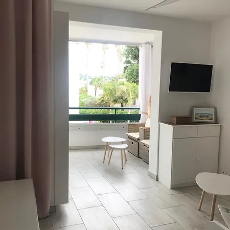 Cosy + Parking Prive Apartment *